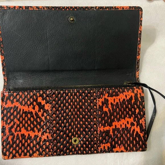 💯 Authentic Balenciaga City Wallet- orange and black animal print - Picture 3 of 5